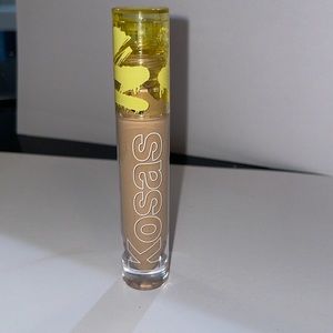 Kosas Revealer Super Creamy + Brightening Concealer in tone 060